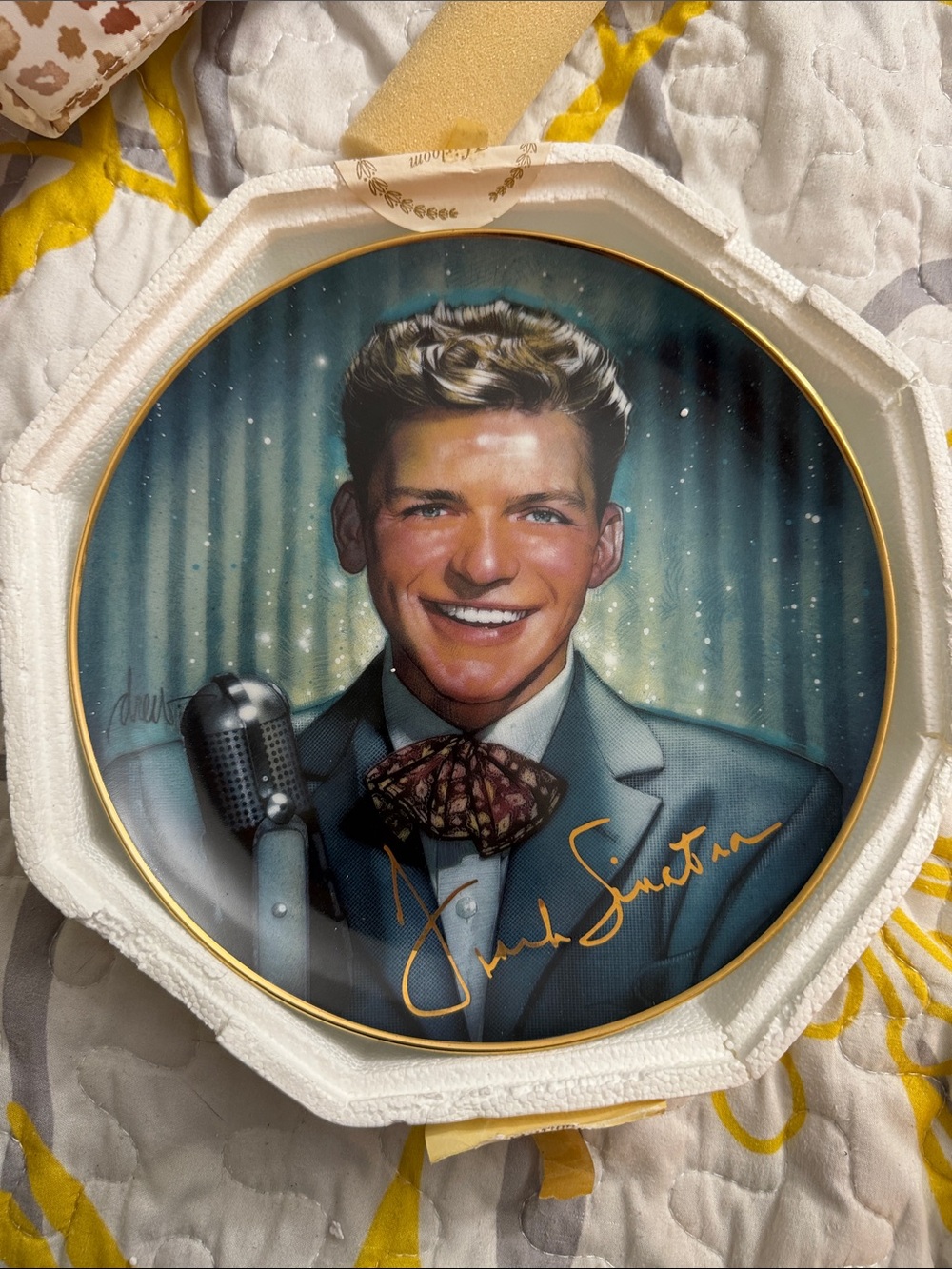 Decorative Gold-Rimmed Collectible Plate with Vintage Portrait of Frank Sinatra
